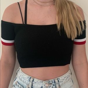 Windsor black off the shoulder crop